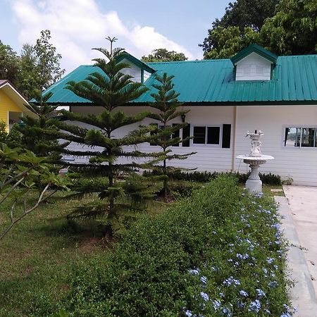 موكداهان Bo Tree Cottage On The River المظهر الخارجي الصورة